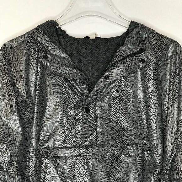 Free People Diamond Back Reflective Jacket Hooded Cropped Size Medium NEW - Picture 3 of 12